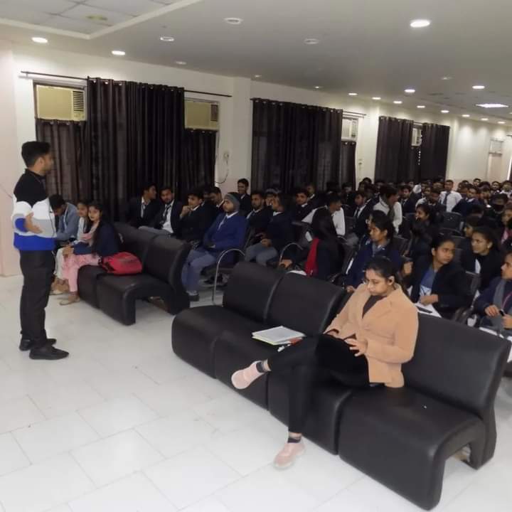 Packed audience at RBMI Bareilly for mobile forensics workshop